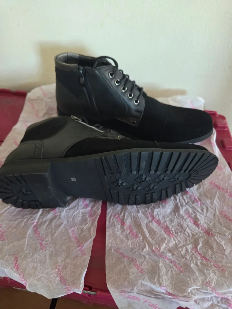 Dream Pairs Black Ankle Boots, Size 10 image indicator(4)