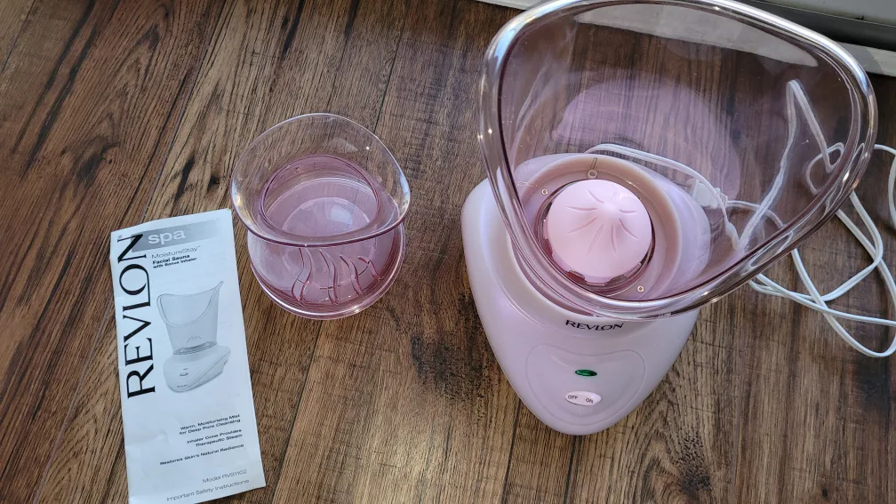 Revlon MoistureStay Facial Sauna with Bonus Inhaler image indicator(3)