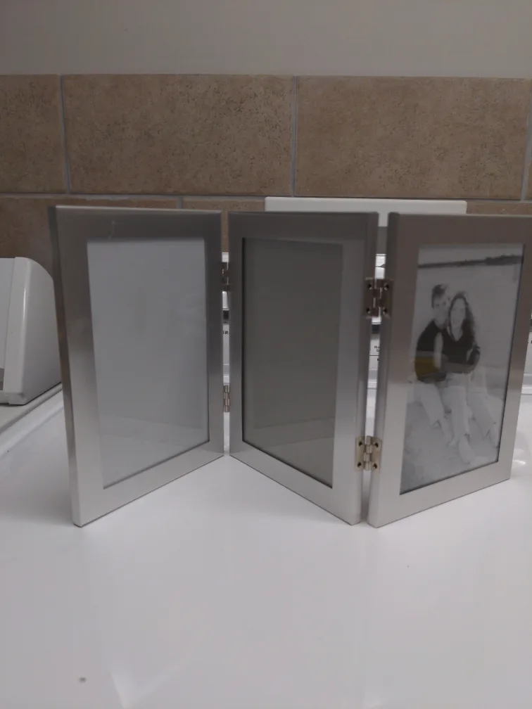 Carr Frames- Silver Triple Folding thumbnail