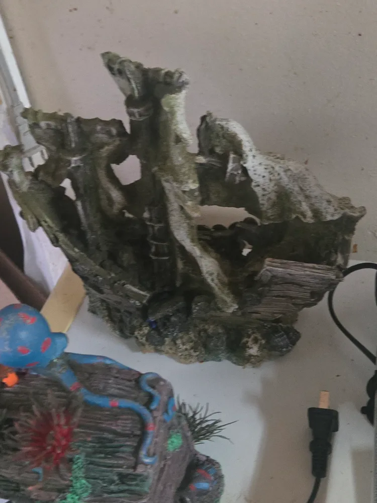 Fish Tank with Accessories image indicator(4)