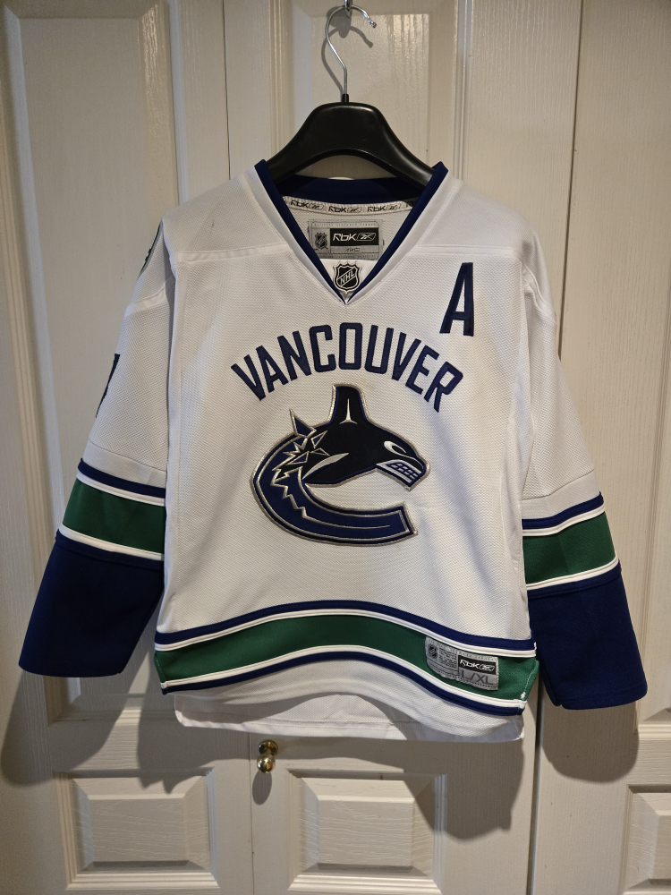 Yourh  Canucks Kesler #17 Jersey L/XL