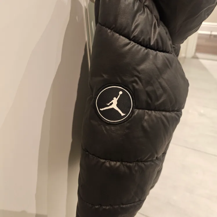 Jordan Puffer Jacket - Size L (12-13 yrs) image indicator(2)