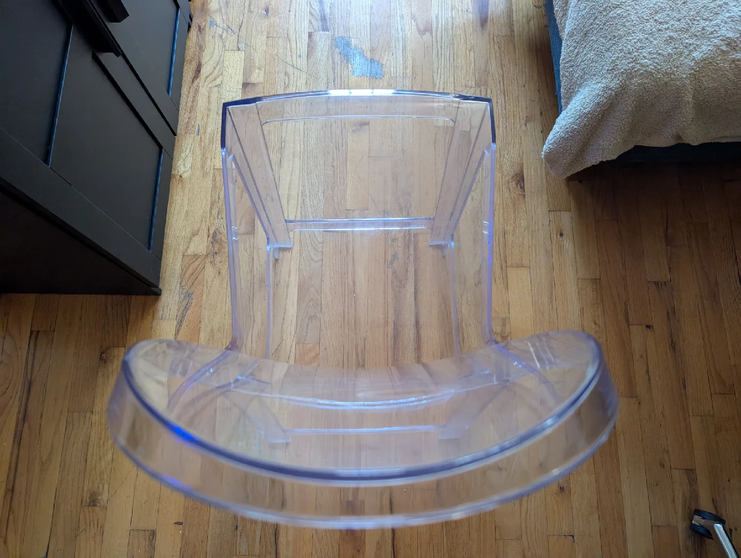 Clear Acrylic Ghost Chair image indicator(3)
