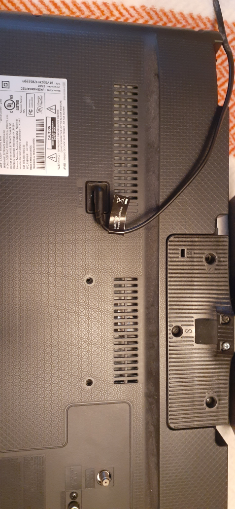 🧡 Samsung 32" TV - Model UN32CHH7855 - photo 3