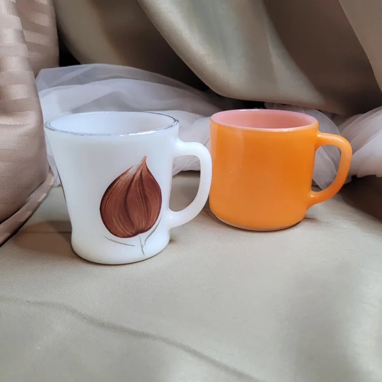 2 Vintage Glass Mugs Anchor Hocking FireKing & Federal Glass image indicator(4)