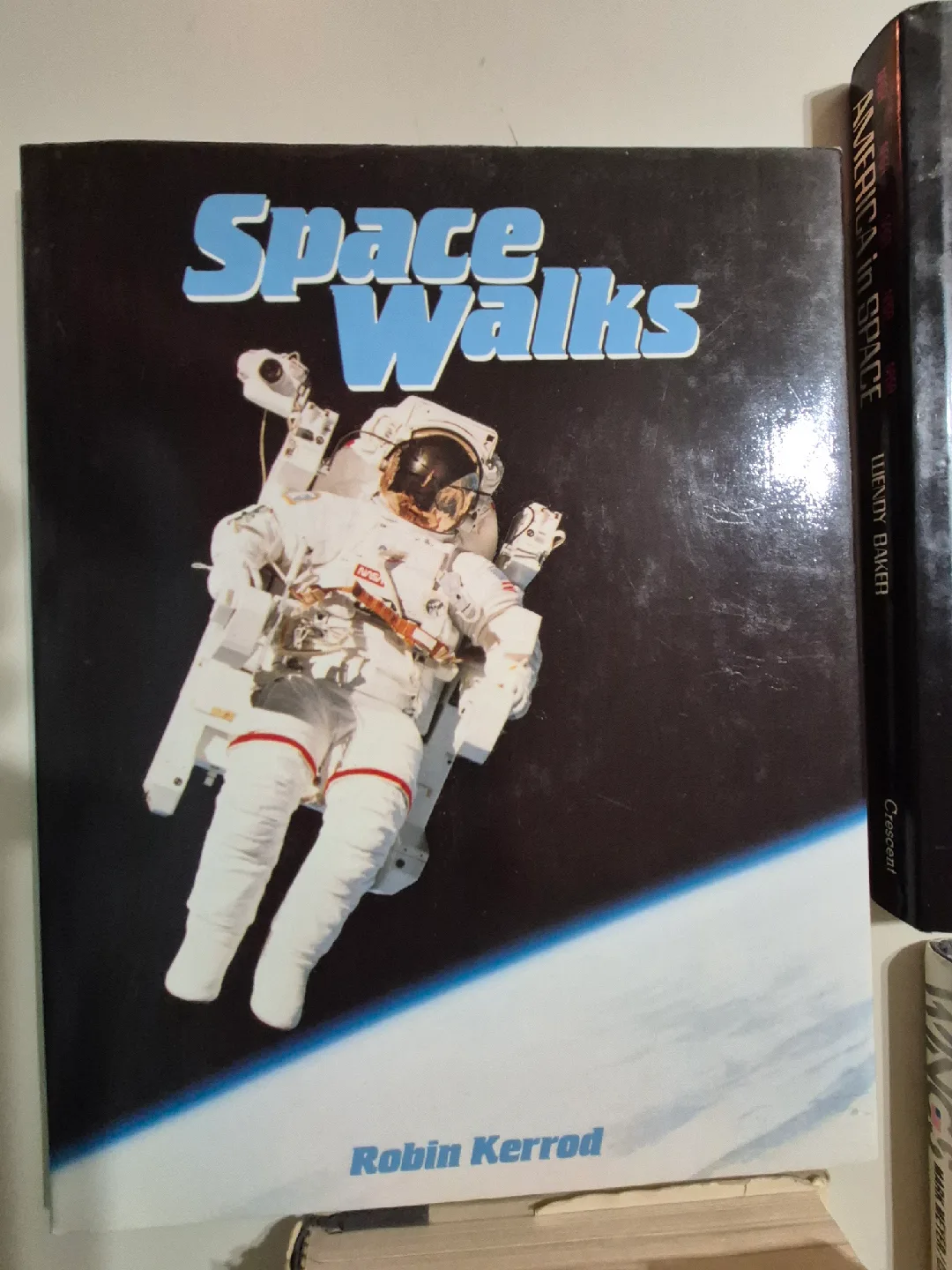 lot of miscellaneous aviation/space books image indicator(2)