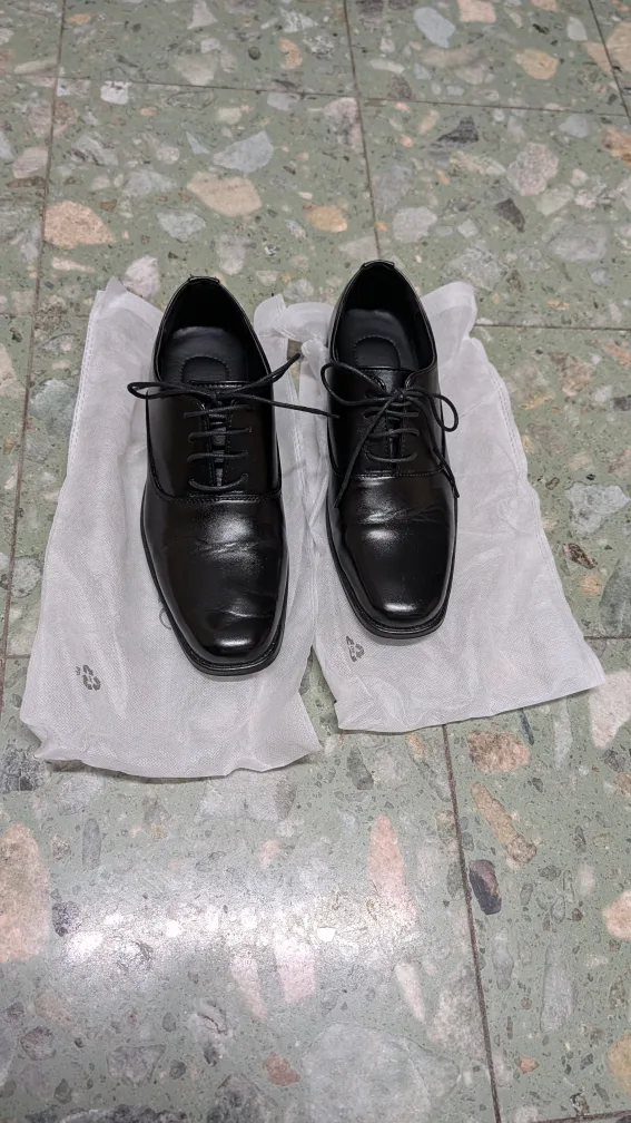 Men's Black Dress Shoes, Size 10 image indicator(2)