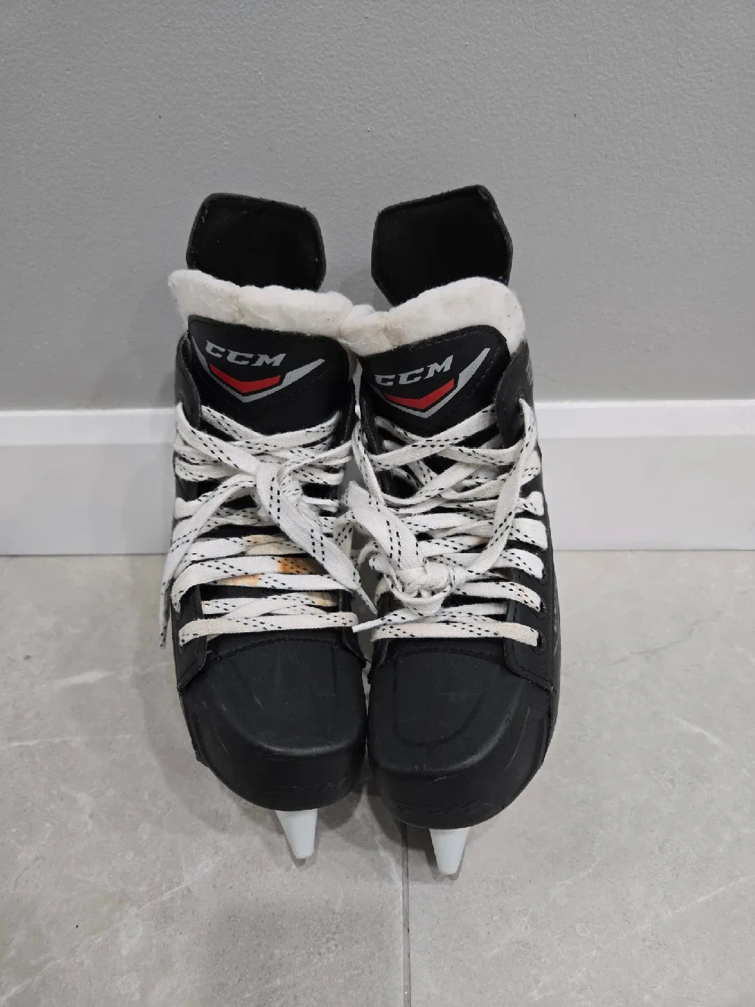 CCM Top Prospect Ice Hockey Skates - Size USA 2 image indicator(2)