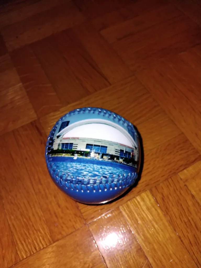 Souvenir Baseball - Rogers Centre & CN Tower image indicator(2)