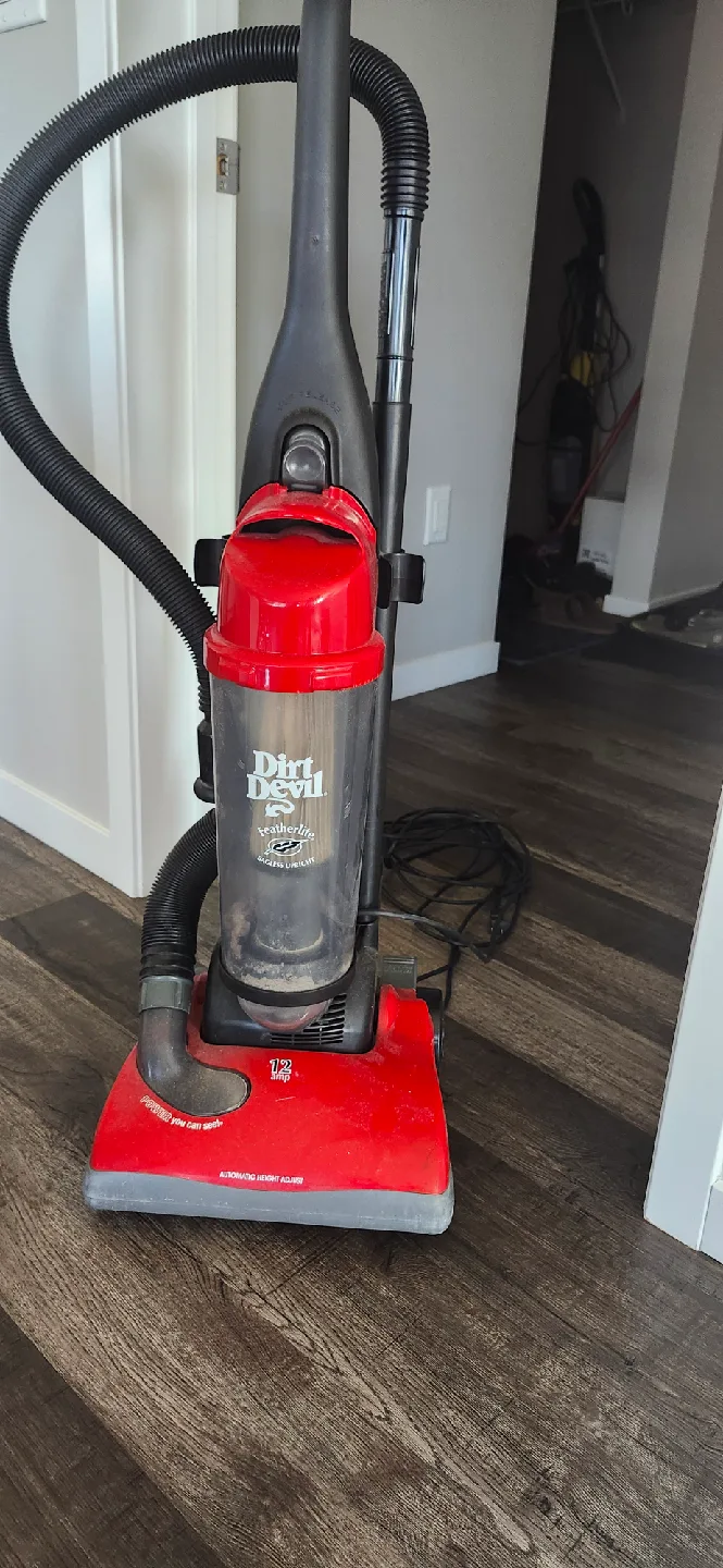 Dirt Devil Featherlite Vacuum