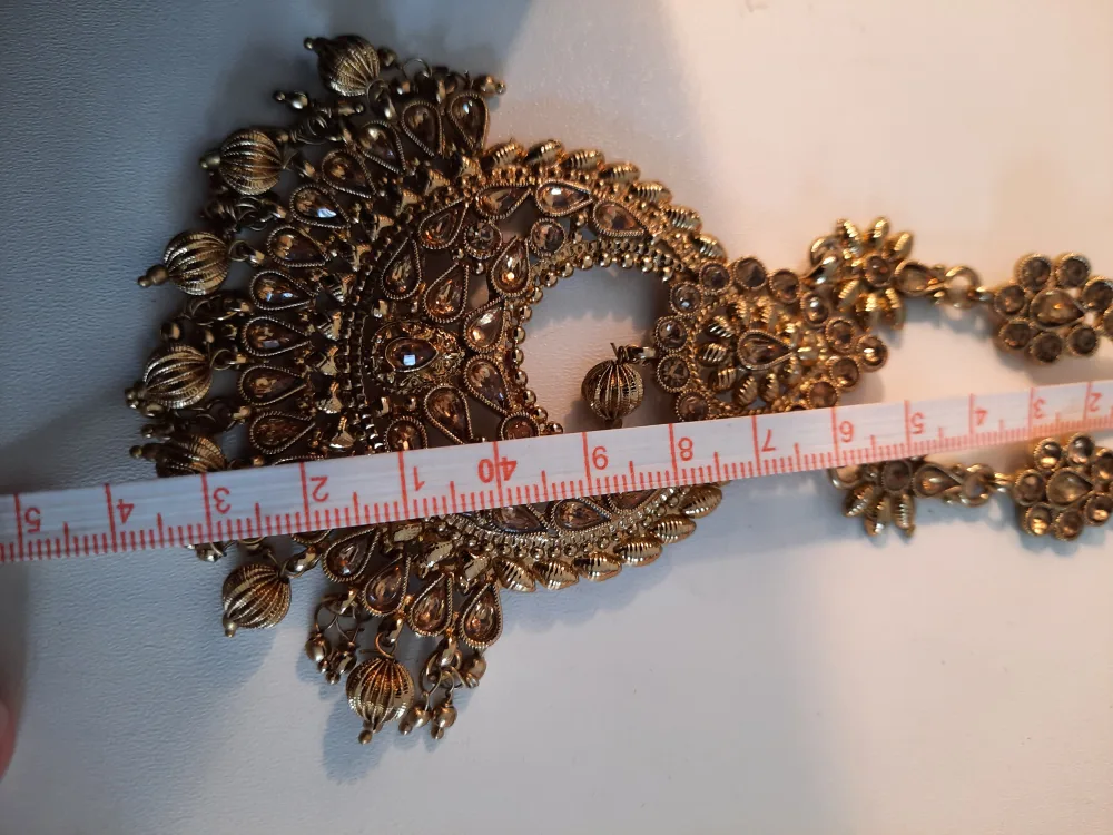 Gold-tone Statement Necklace image indicator(4)