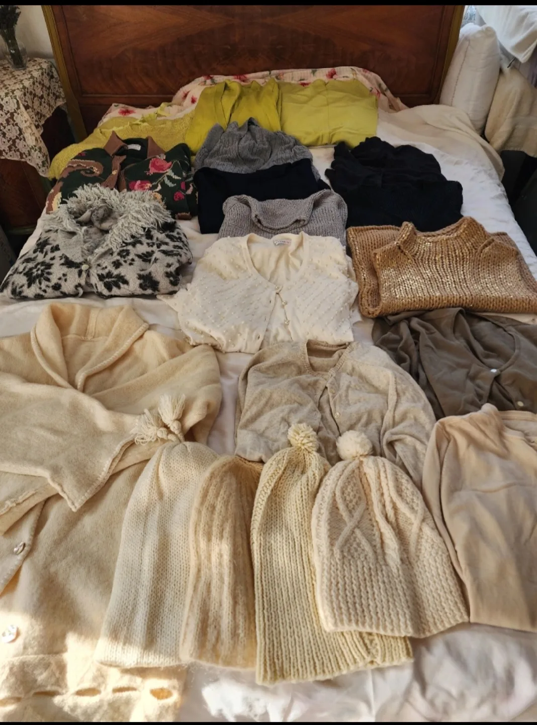 SWEATERS image indicator(5)