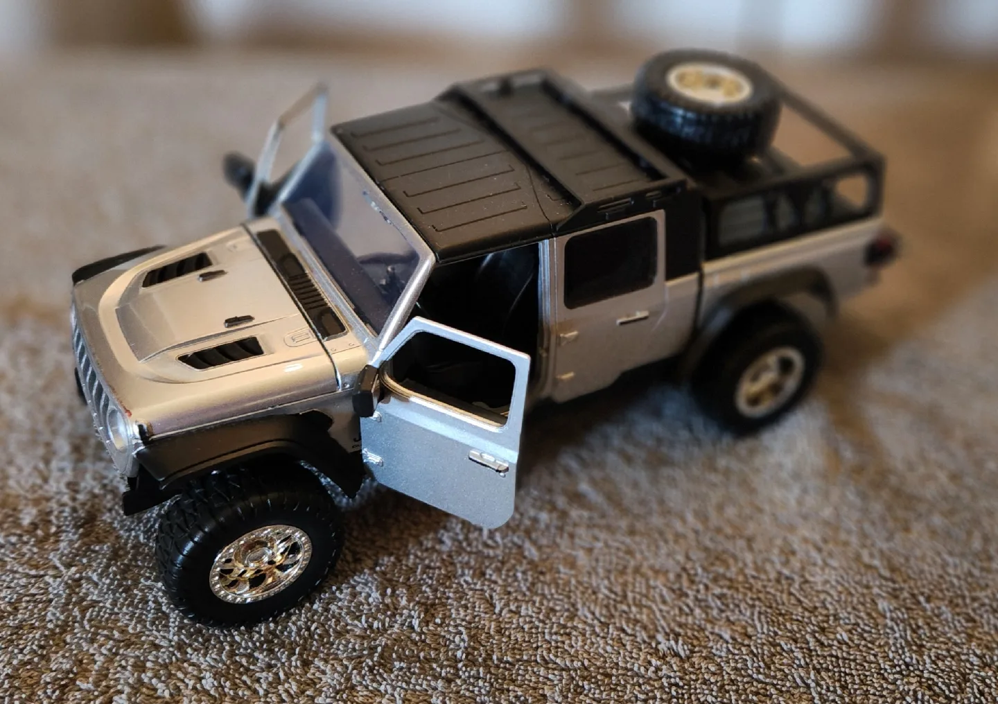 Jeep Gladiator Silver Toy Car image indicator(3)