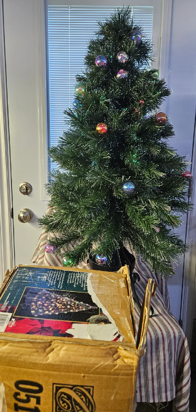 Fiber Optic Christmas Tree with Ornament Balls image indicator(3)