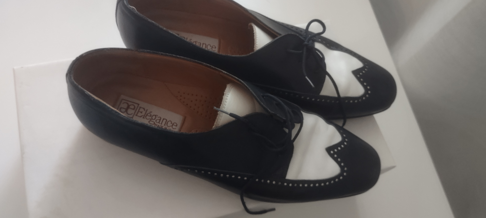 Élégance deep Blue & White Leather Shoes