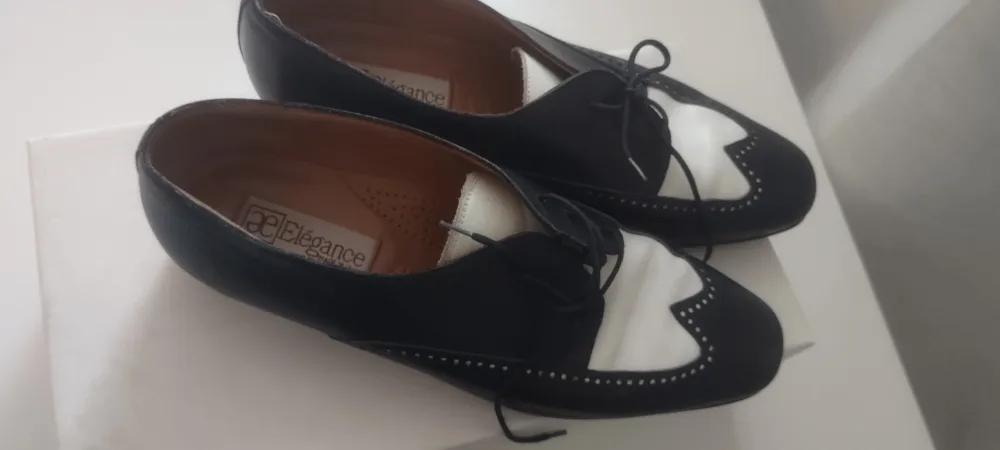 Élégance Black & White Leather Shoes thumbnail