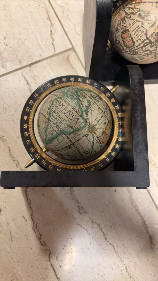 Globe Bookends - Home Decor - photo 2