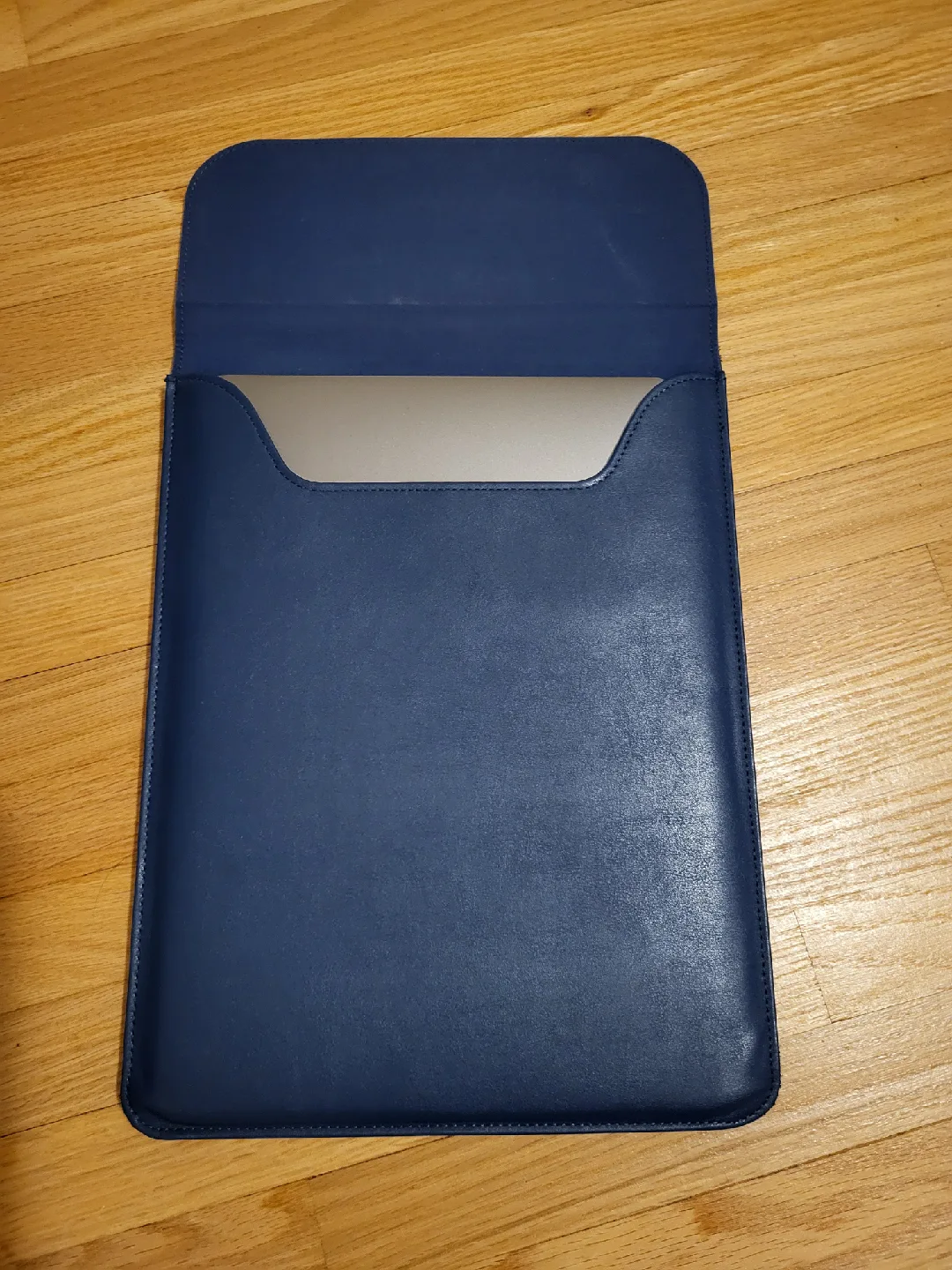 MacBook Air M1 (2020) – Excellent Condition | Low Cycle Count image indicator(3)