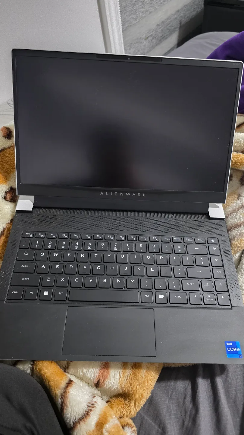 Dell Alienware x14 Laptop image indicator(3)