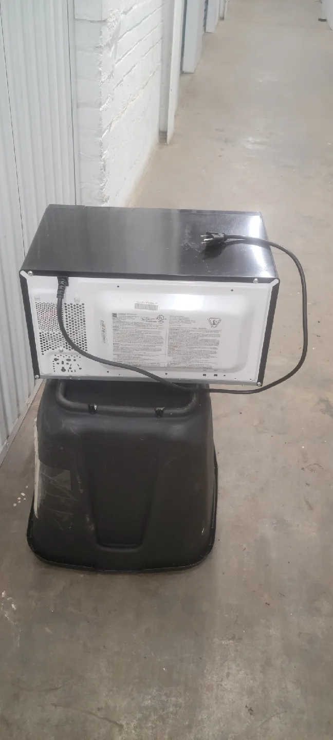 RCA Microwave - Black image indicator(4)