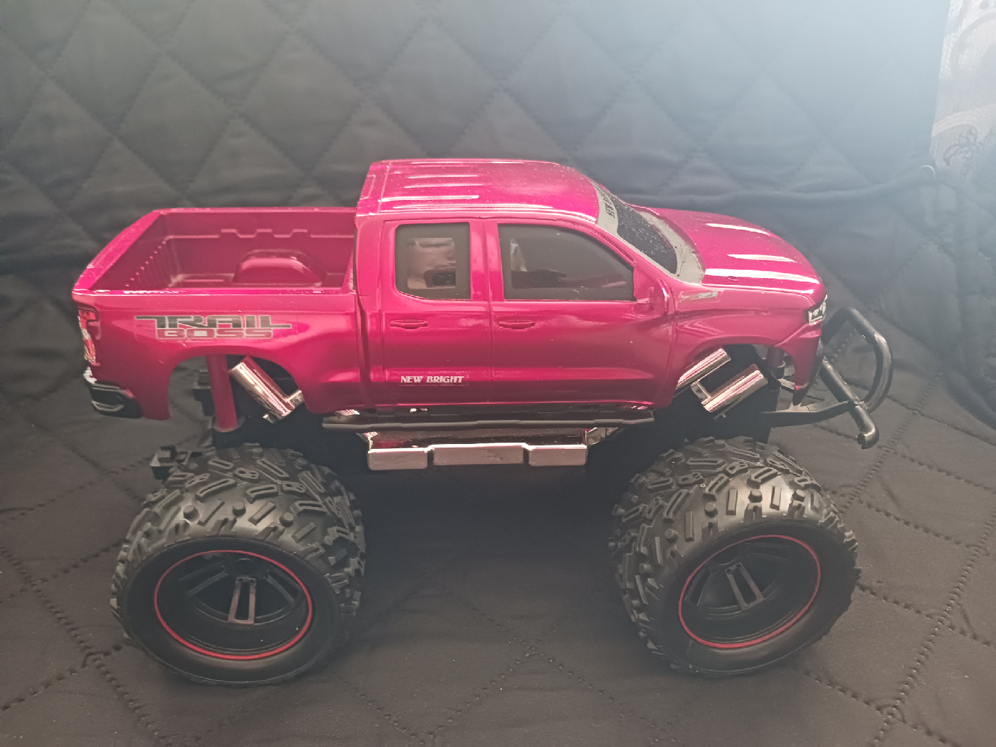 New Bright Chevrolet Silverado Trail Boss R/C Truck - photo 2