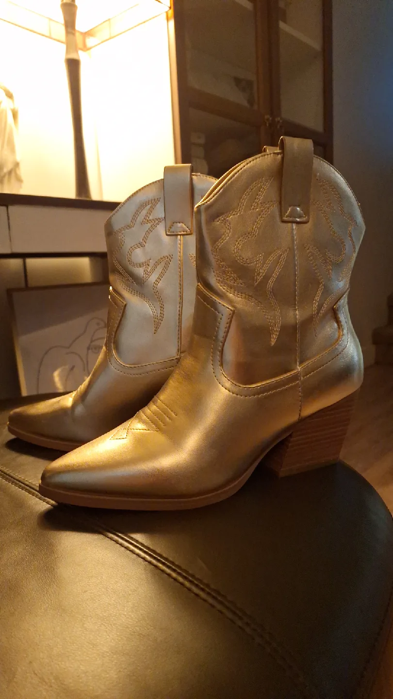 Gold Cowboy Boots thumbnail