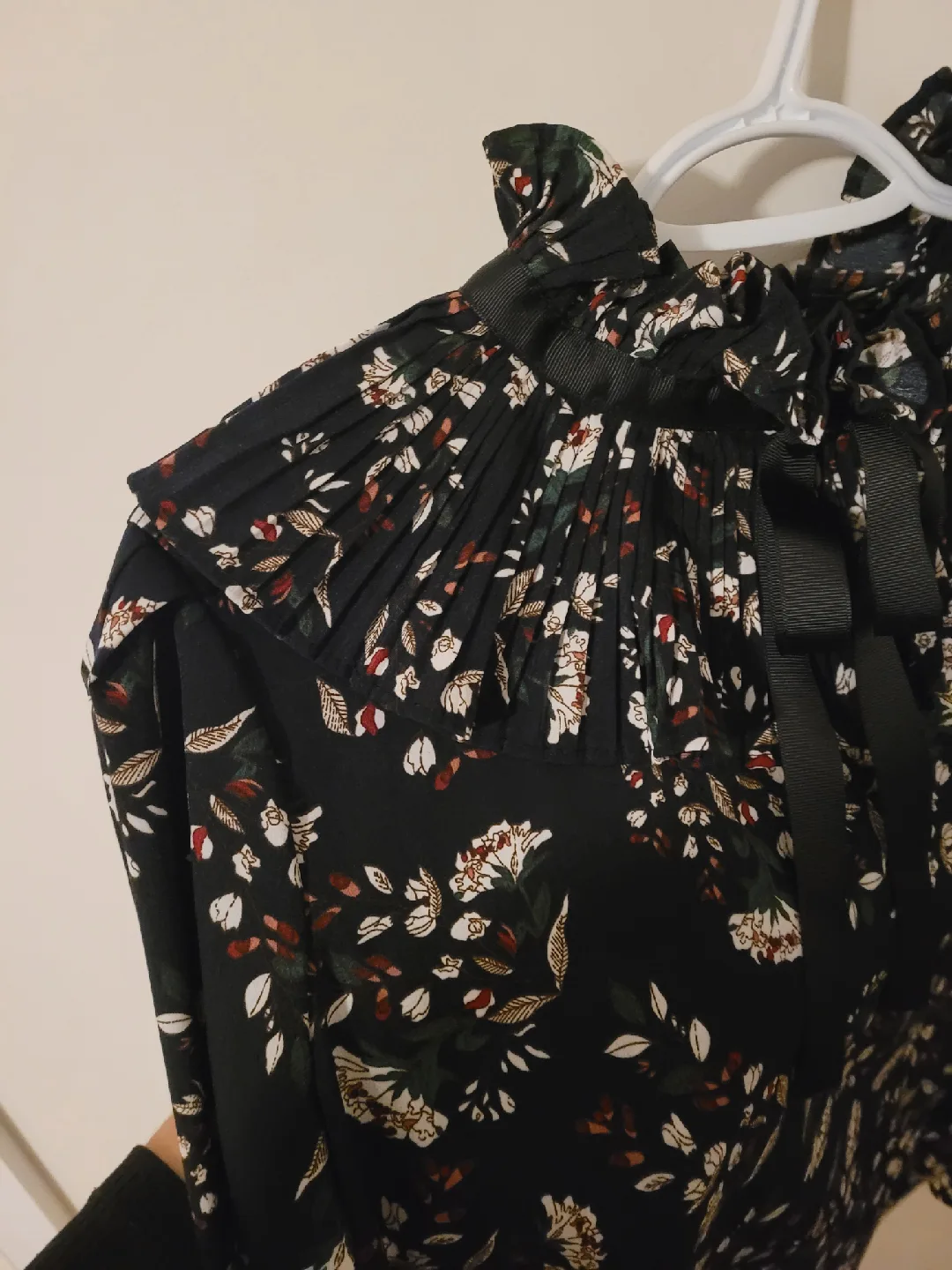 Floral Print Blouse - Size M image indicator(3)