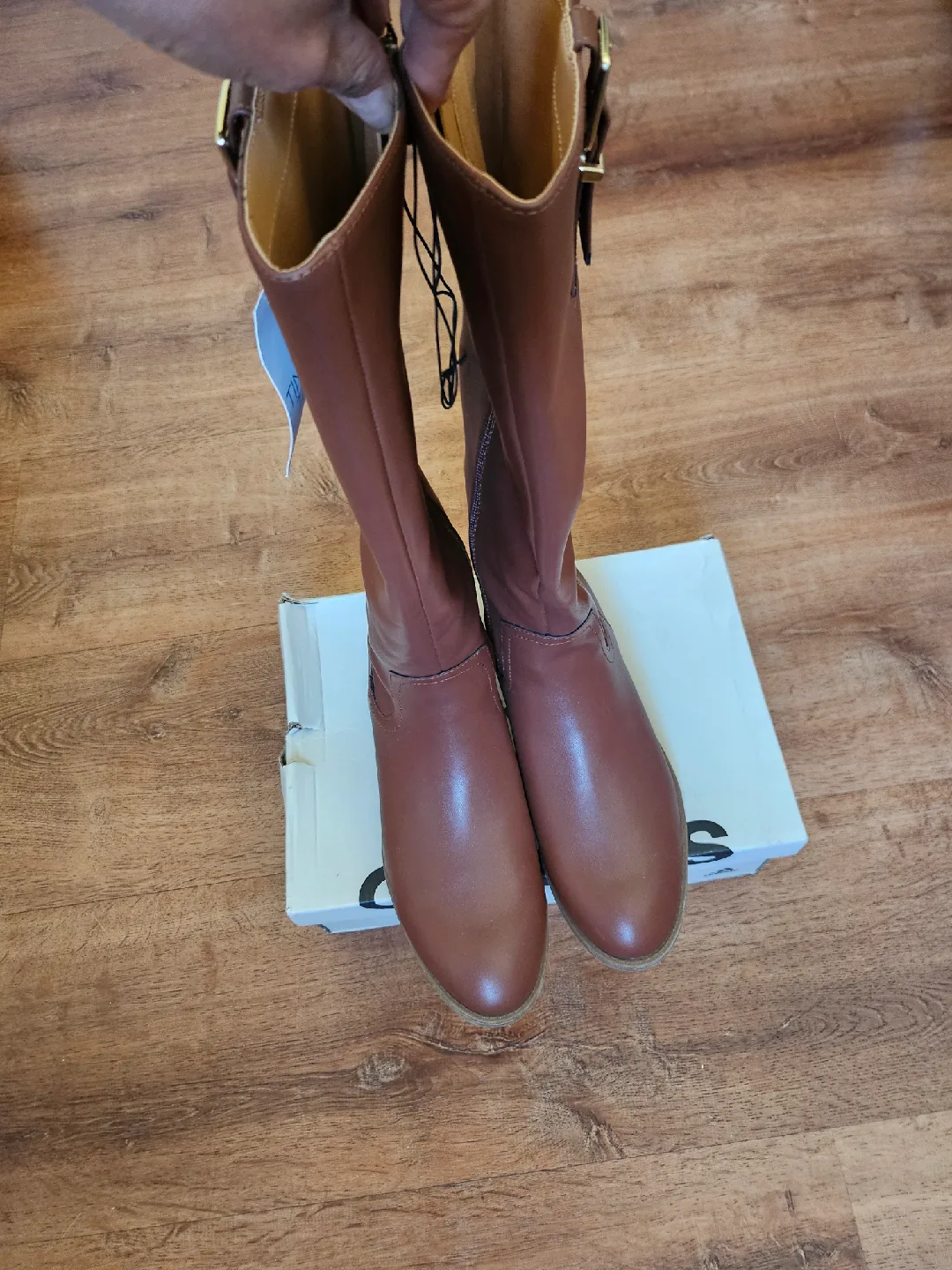 woman Brown knee high boots thumbnail