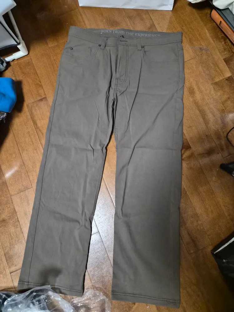 4 pairs Men's pants 36x30  bundle sale image indicator(3)