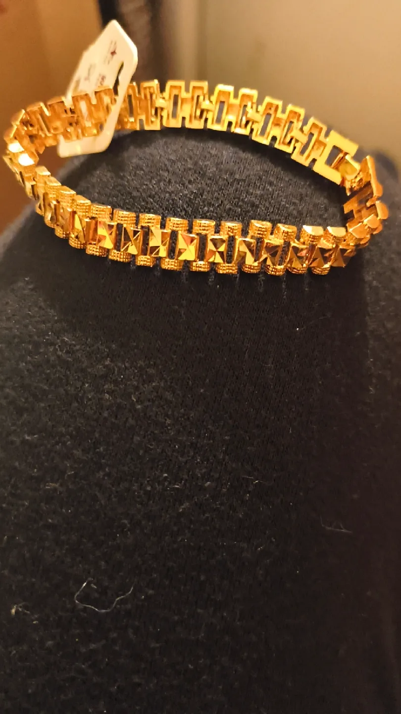 Gold-toned Bracelet thumbnail
