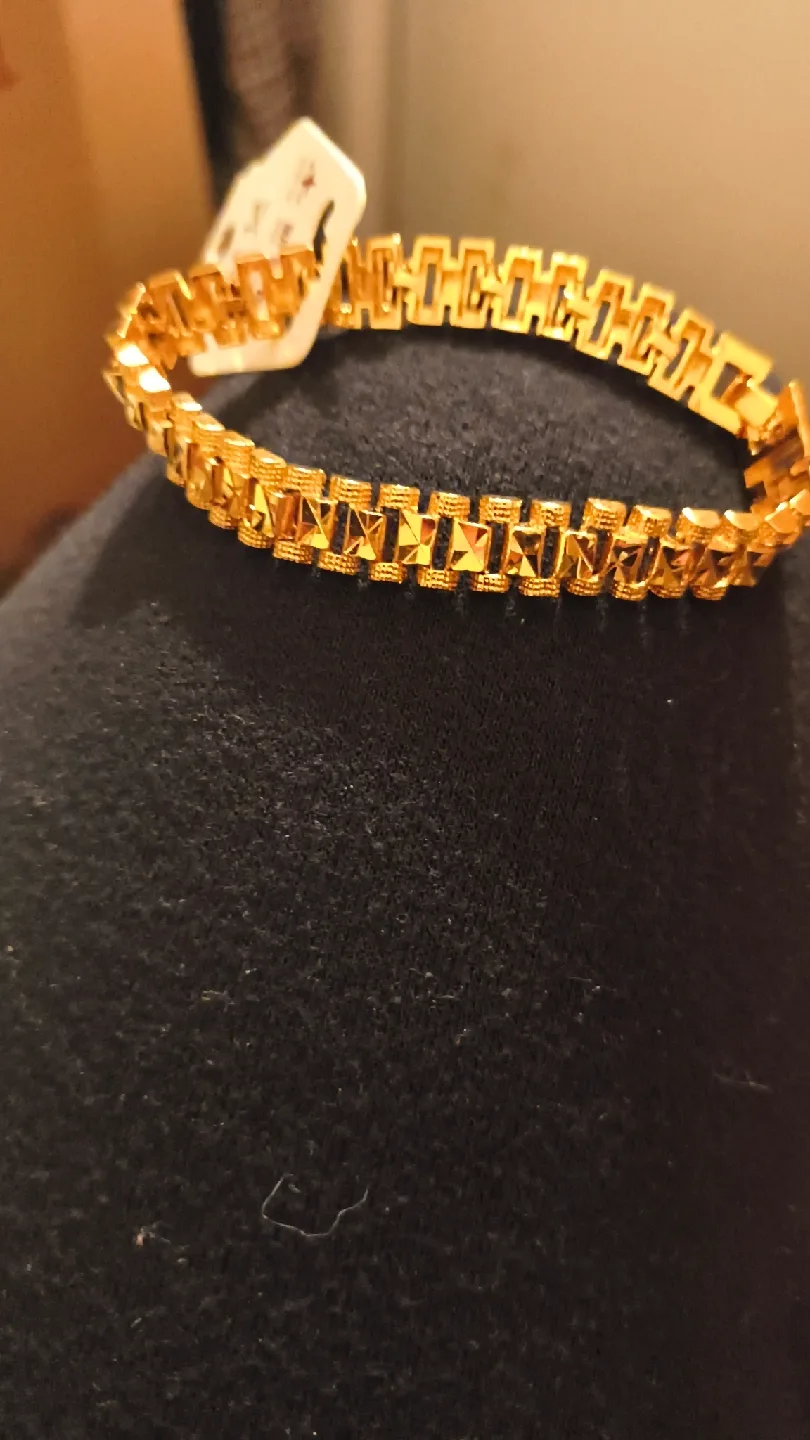 Gold-toned Bracelet image indicator(2)