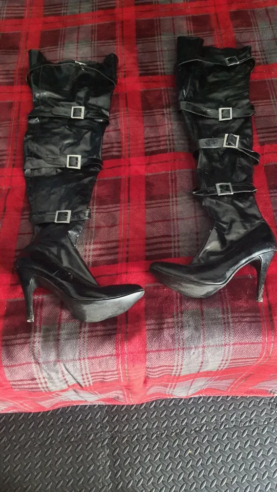 Black Thigh High Heel Boots image indicator(3)