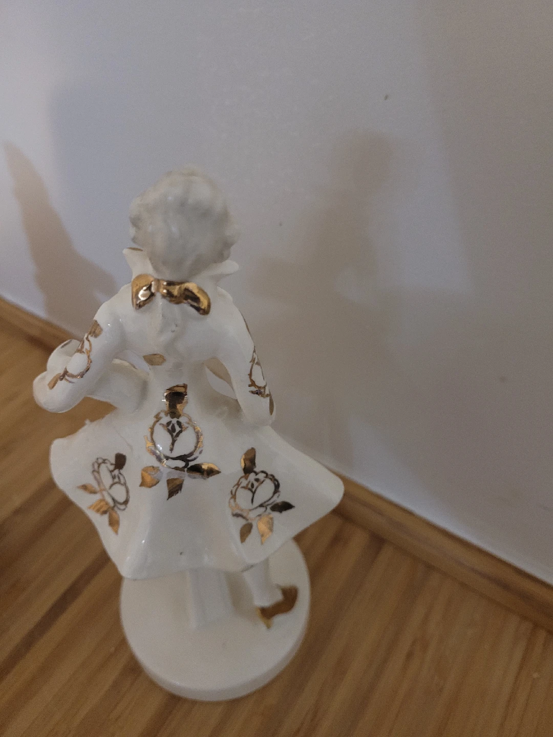 Vintage Porcelain Figurine - photo 3