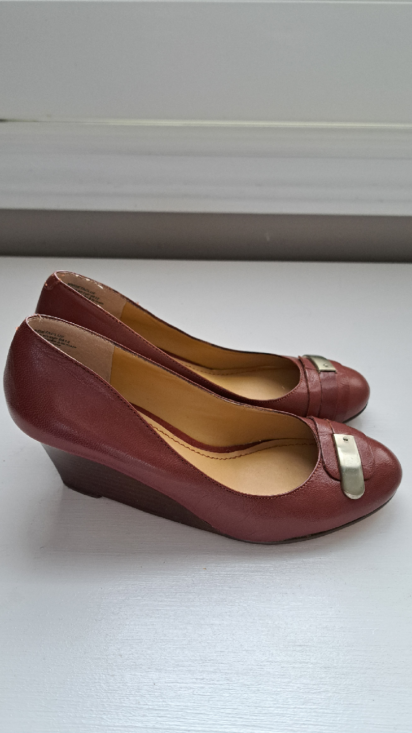 Nine West Brown Leather Wedge Heel - Size 5 - photo 3