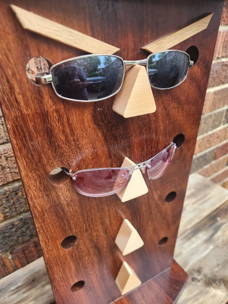 Wooden Eyeglass Display Stand image indicator(2)