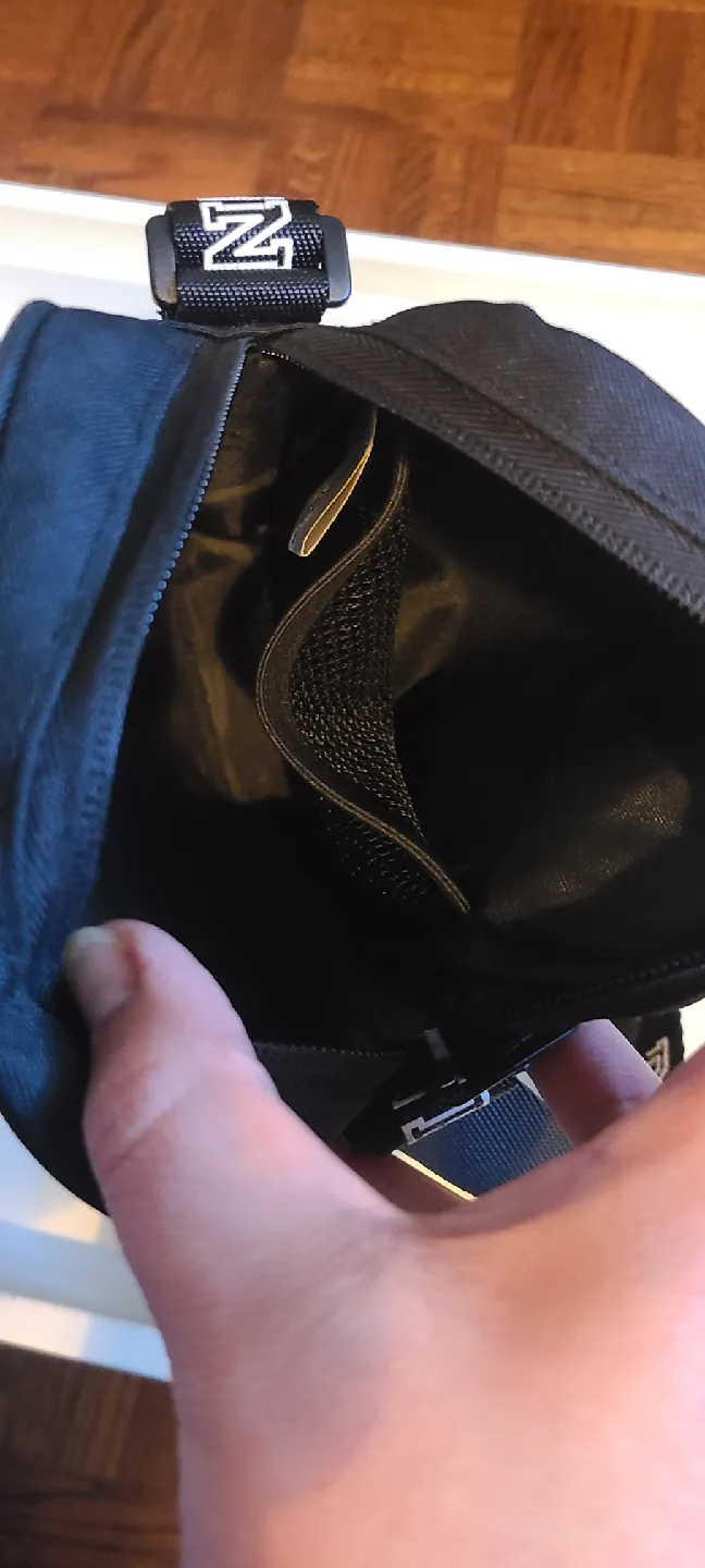 PINK Victoria's Secret Black Crossbody Bag image indicator(2)