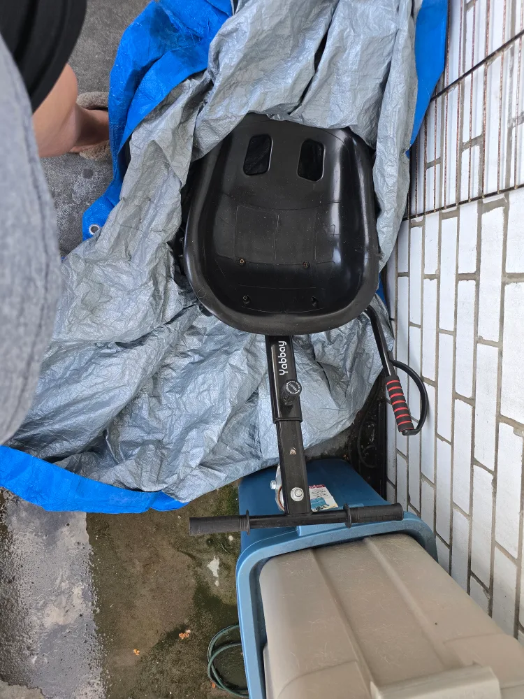 Hoverboard with Yobbey Seat Attachment image indicator(4)