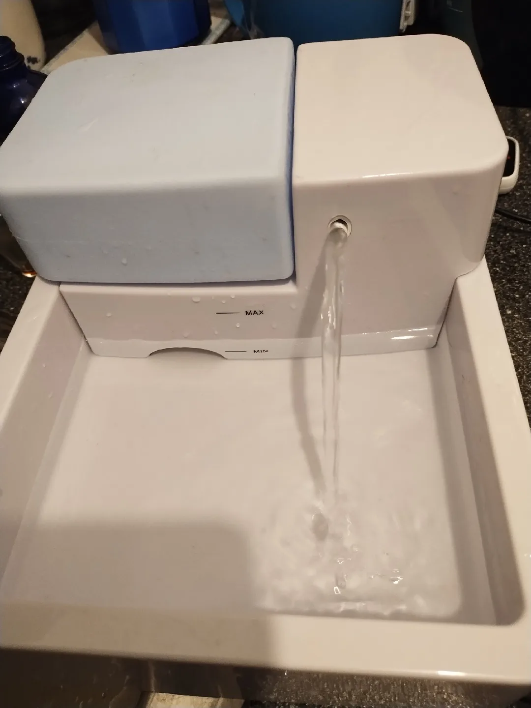 Pawfly Pet Fountain - Automatic Water Drinking Fountain