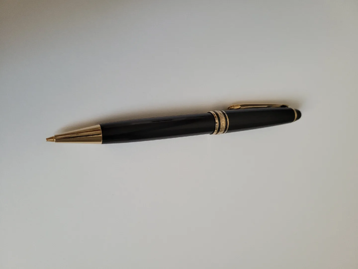 Montblanc Meisterstück Gold-Coated Classique Mechanical Pencil image indicator(2)
