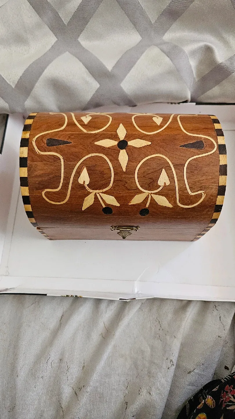 Decorative  Handmade Moroccan Wooden Box image indicator(2)