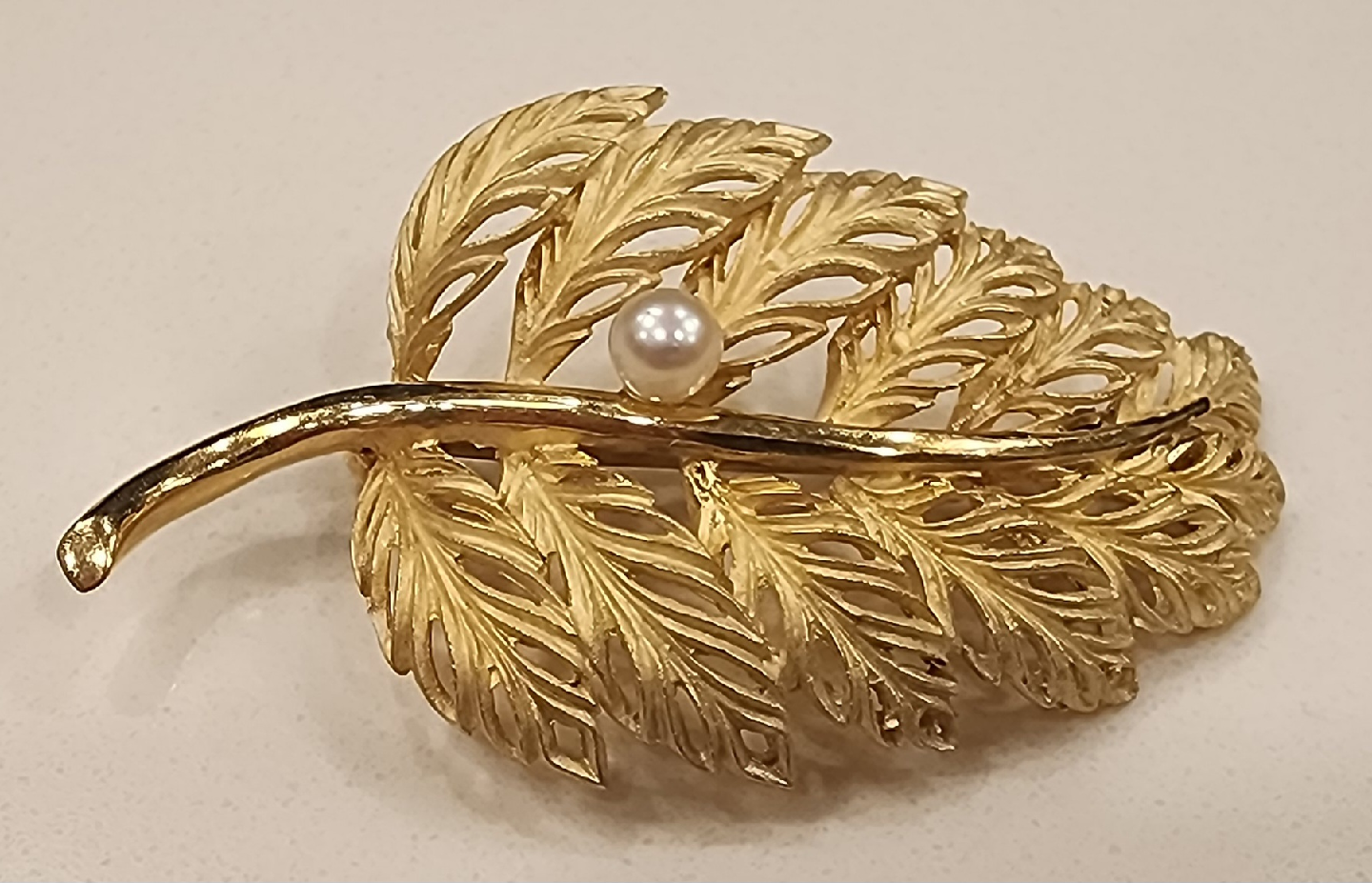 Vintage Crown Trifari Gold Leaf Brooch