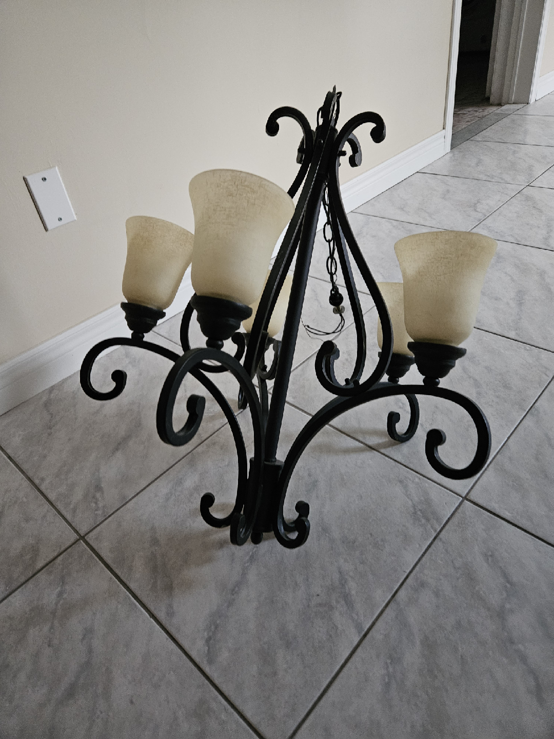 Black Metal Chandelier with 5 Lights