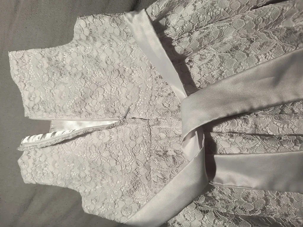 American Princess White Lace Dress - Size 7 image indicator(7)