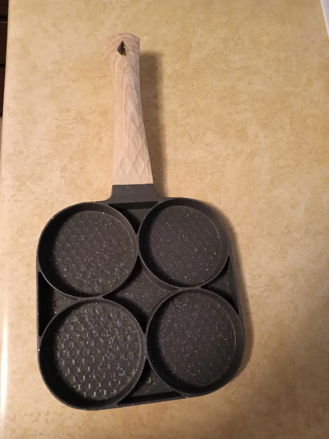 Pan/Cookware with 4 Sections