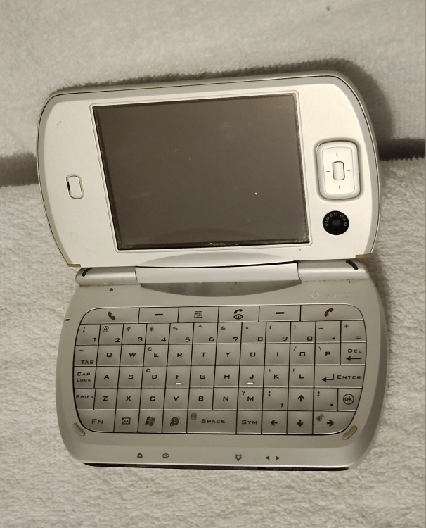 HTC Universal Pocket PC Mobile Phone - For parts or repair - photo 2
