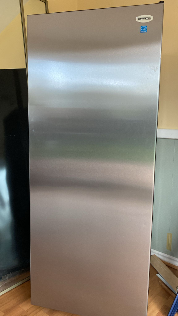 BRADA Upright Freezer Model HS-418F - photo 2