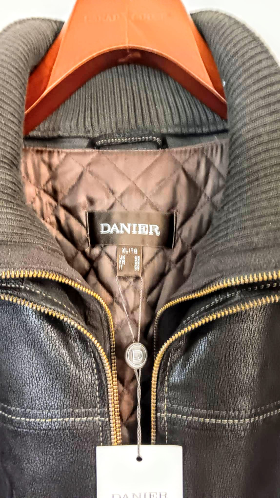 Danier Collection Leather Jacket - XL - photo 4