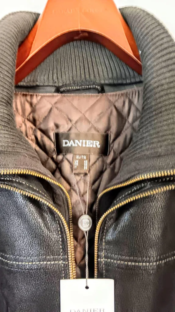 Danier Collection Leather Jacket - XL image indicator(4)