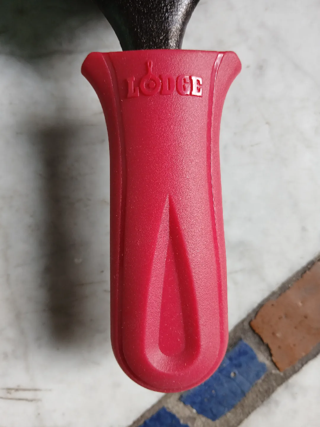 Lodge 9 inch Cast Iron Skillet with Handle image indicator(2)