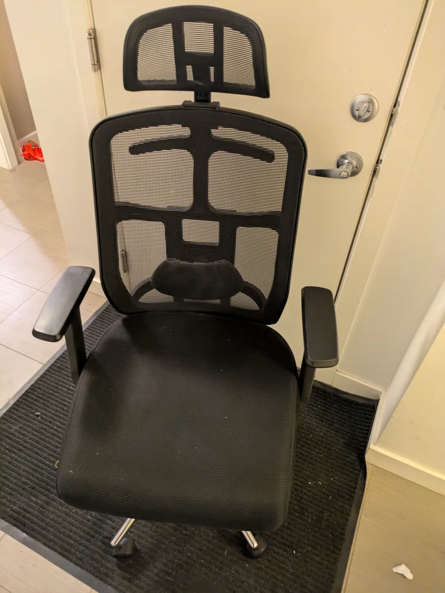 Ergonomic Mesh Office Chair - Black. image indicator(2)